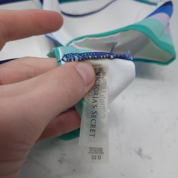 Vistoras secret VS bikini top 32D - Picture 4 of 4